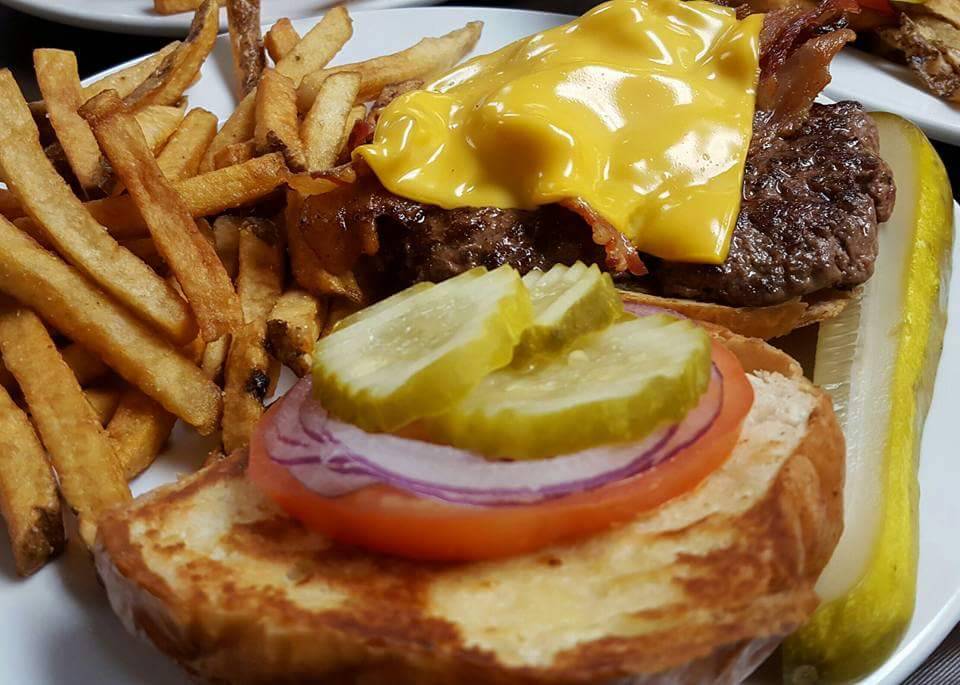 Rosie OGradys | restaurant | 30400 23 Mile Rd, Chesterfield, MI 48047, USA | 5864211962 OR +1 586-421-1962