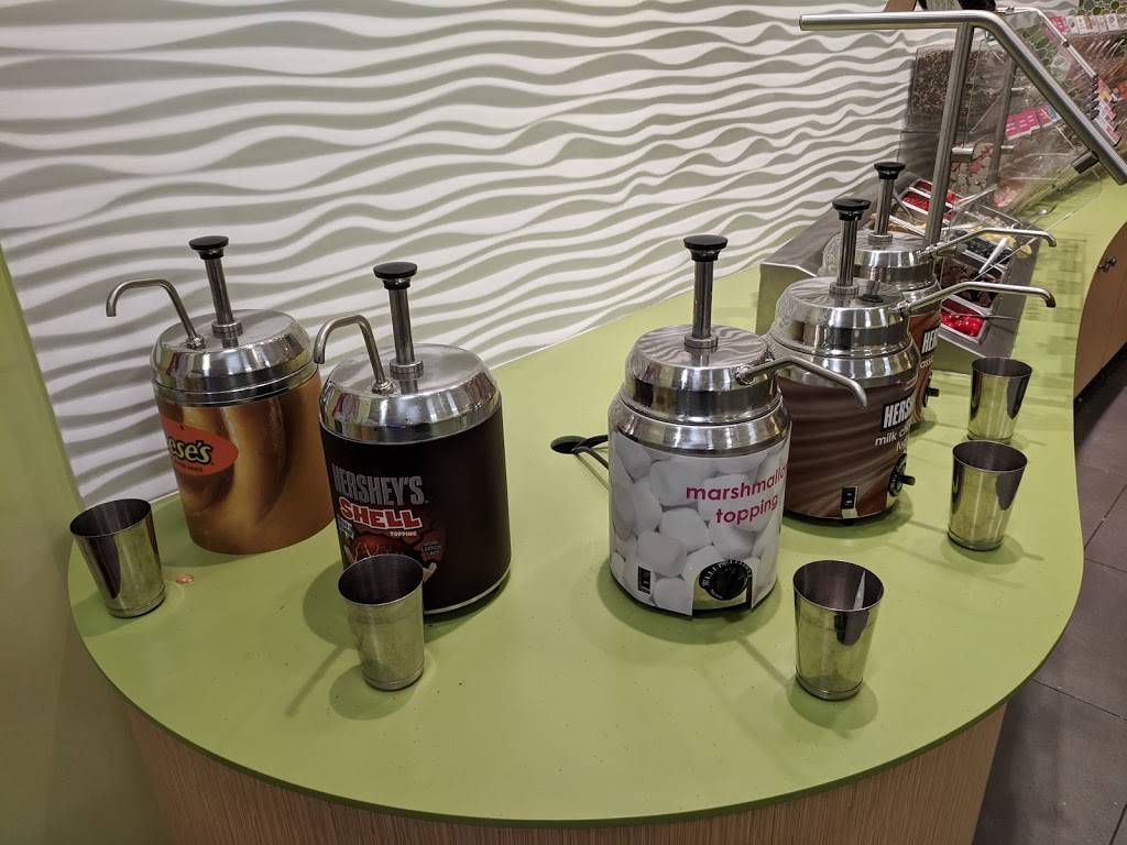 Menchies Frozen Yogurt | bakery | 11201 Park Blvd N Ste C, Seminole, FL 33772, USA | 7278736726 OR +1 727-873-6726