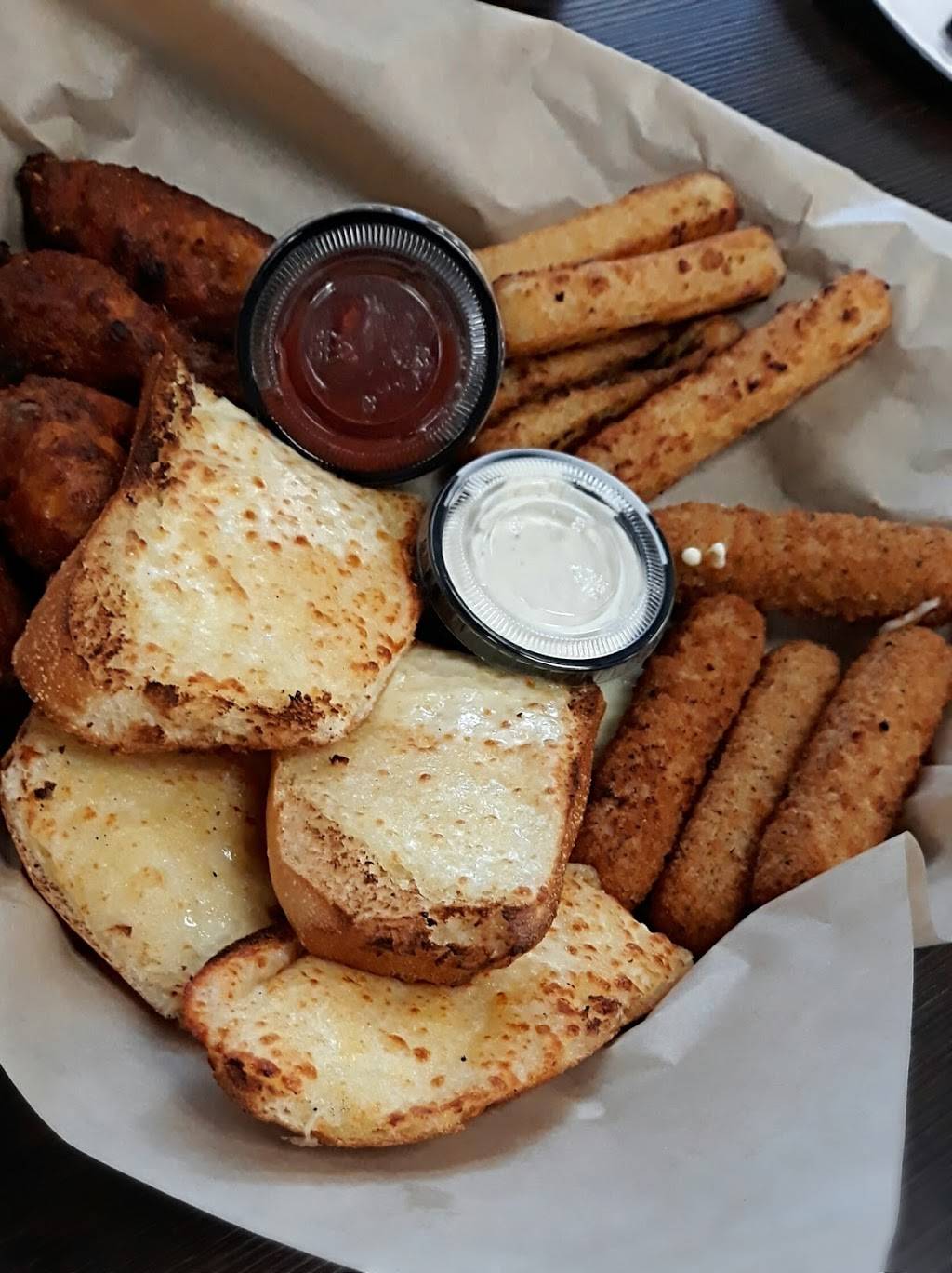 Boston House of Pizza | restaurant | 3332 S Mooney Blvd, Visalia, CA 93277, USA | 5596251235 OR +1 559-625-1235