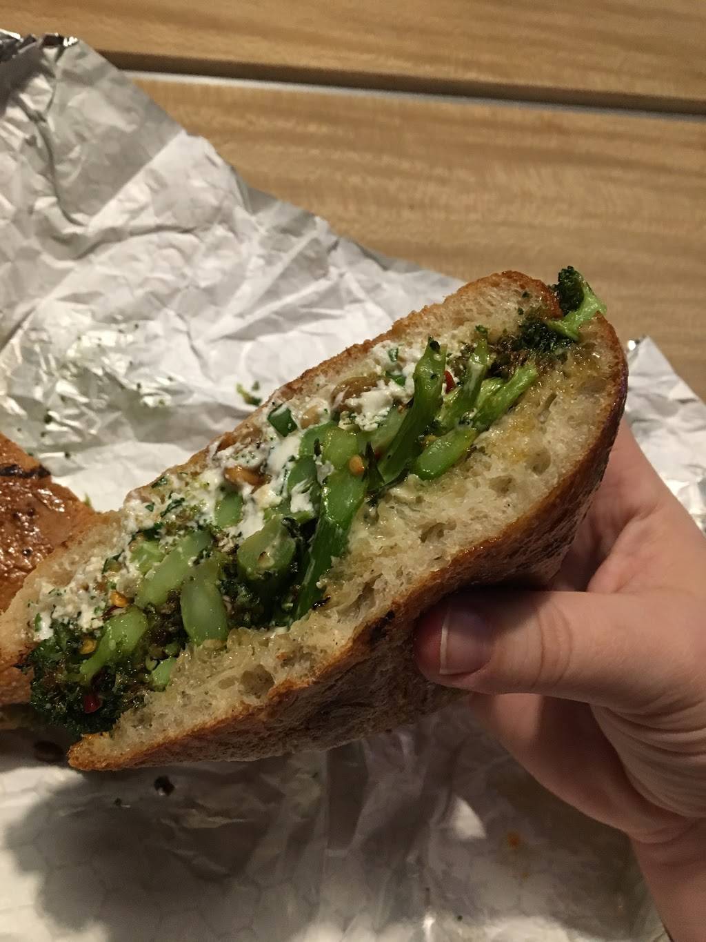 Lincoln Station | cafe | 409 Lincoln Pl, Brooklyn, NY 11238, USA | 7183992211 OR +1 718-399-2211