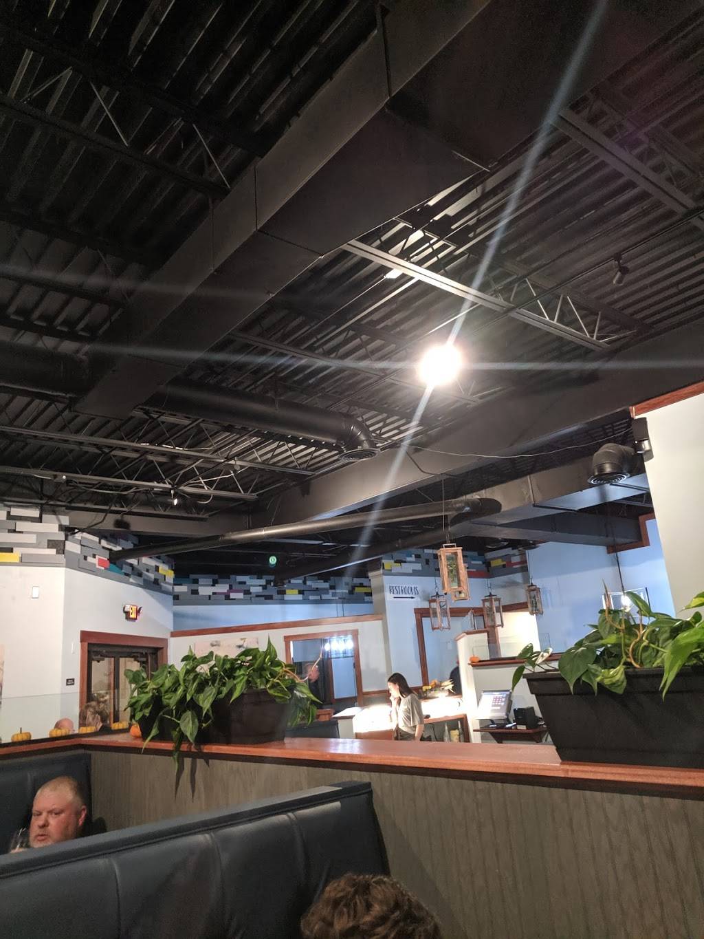 Krave Craft Kitchen + Cocktails | restaurant | 1920 Leesburg Grove City Rd, Mercer, PA 16137, USA | 7247486161 OR +1 724-748-6161