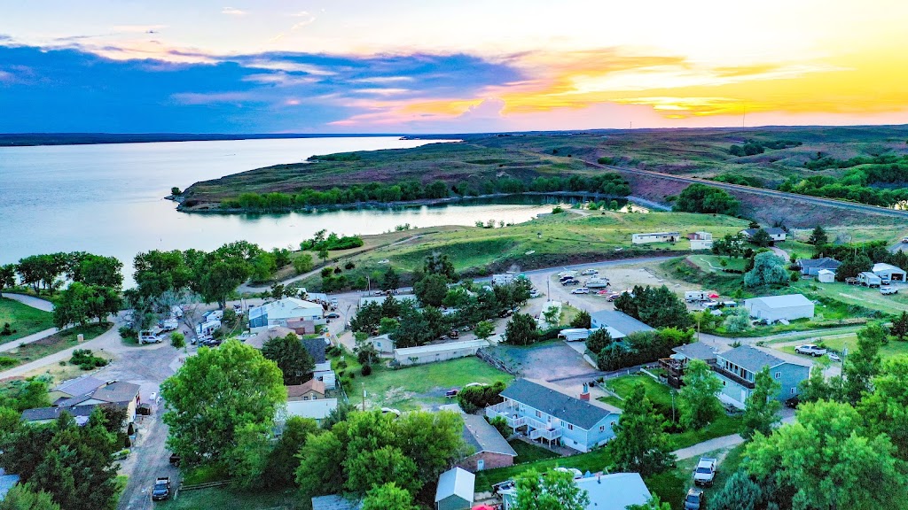 Admirals Cove Resort | restaurant | 999 Lemoyne Rd, Lemoyne, NE 69146, USA | 3083769009 OR +1 308-376-9009