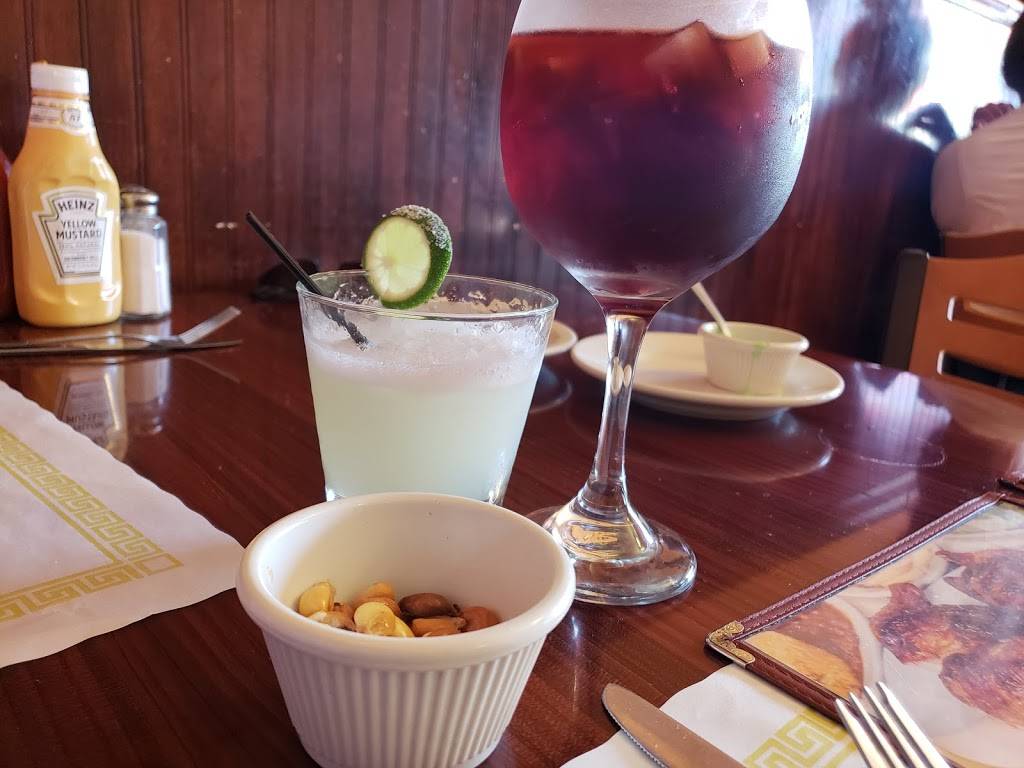 Golden Chicken | restaurant | 164 E Main St, Bay Shore, NY 11706, USA | 6316478240 OR +1 631-647-8240