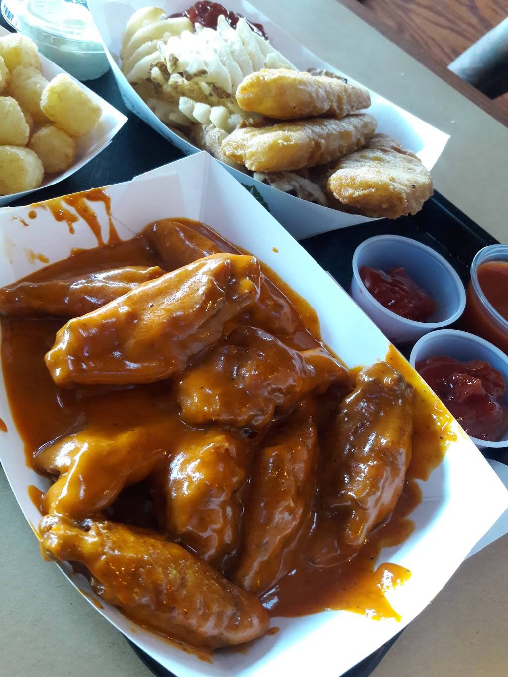 Crossroads Sports Bar & Grill | restaurant | 5790 Cheviot Rd, Cincinnati, OH 45247, USA | 5132459999 OR +1 513-245-9999