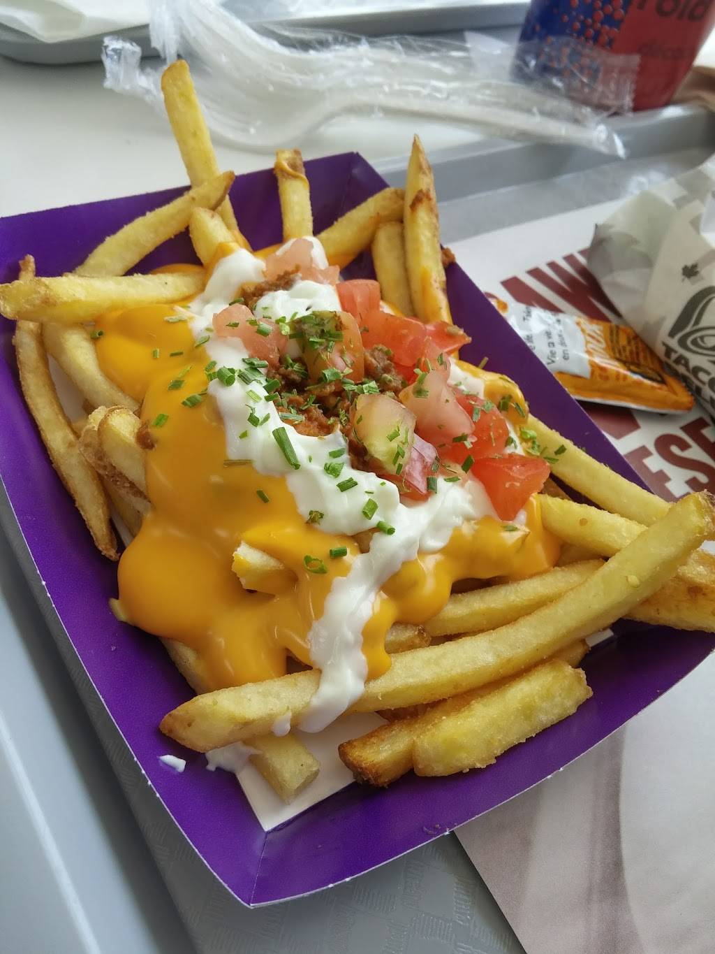 Taco Bell | meal takeaway | Town Ctr, 5100 Erin Mills Pkwy, Mississauga, ON L5M 4Z5, Canada | 9058286996 OR +1 905-828-6996