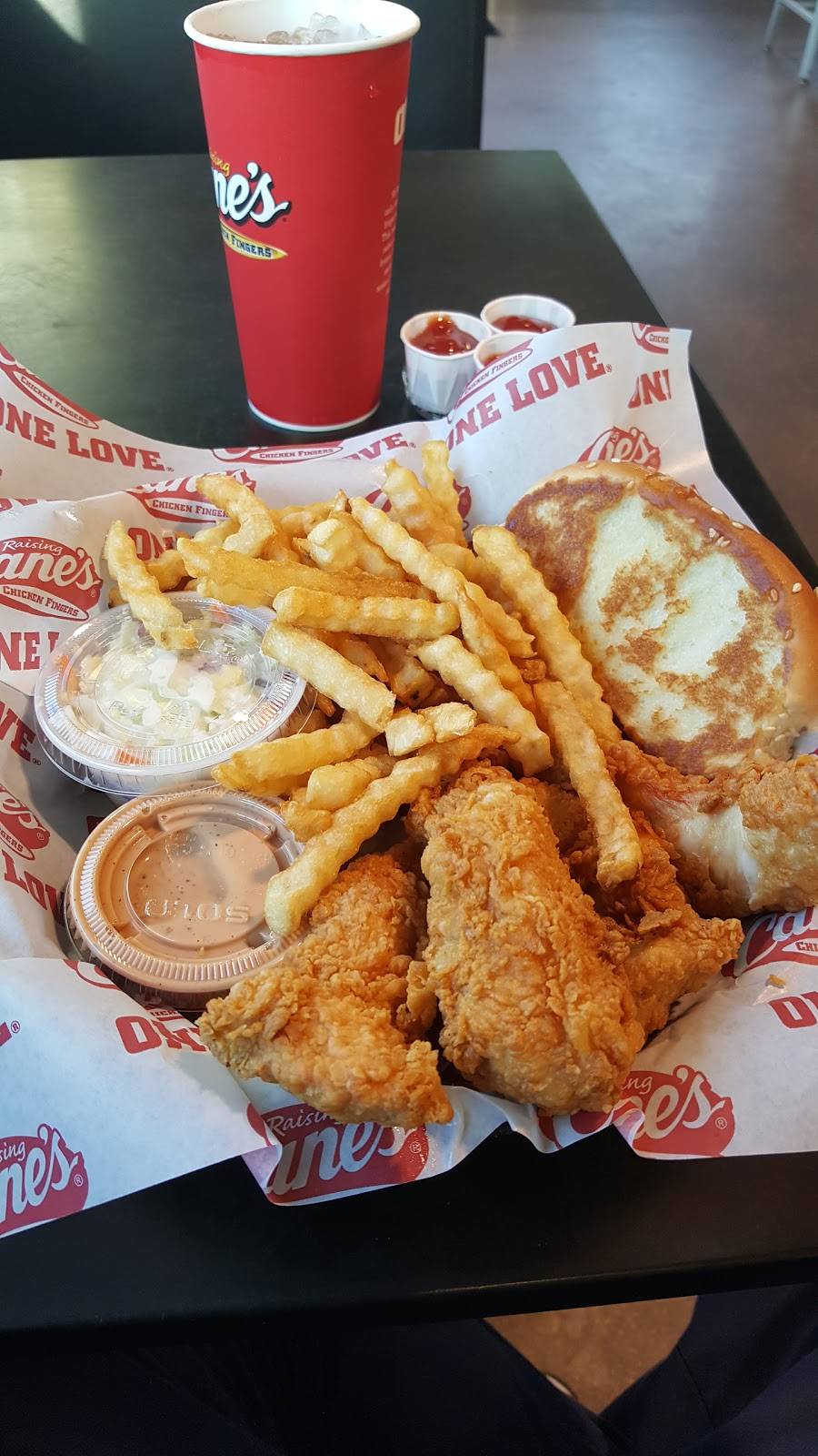 Raising Canes Chicken Fingers | meal takeaway | 11748 N Central Expy, Dallas, TX 75243, USA | 2143417709 OR +1 214-341-7709