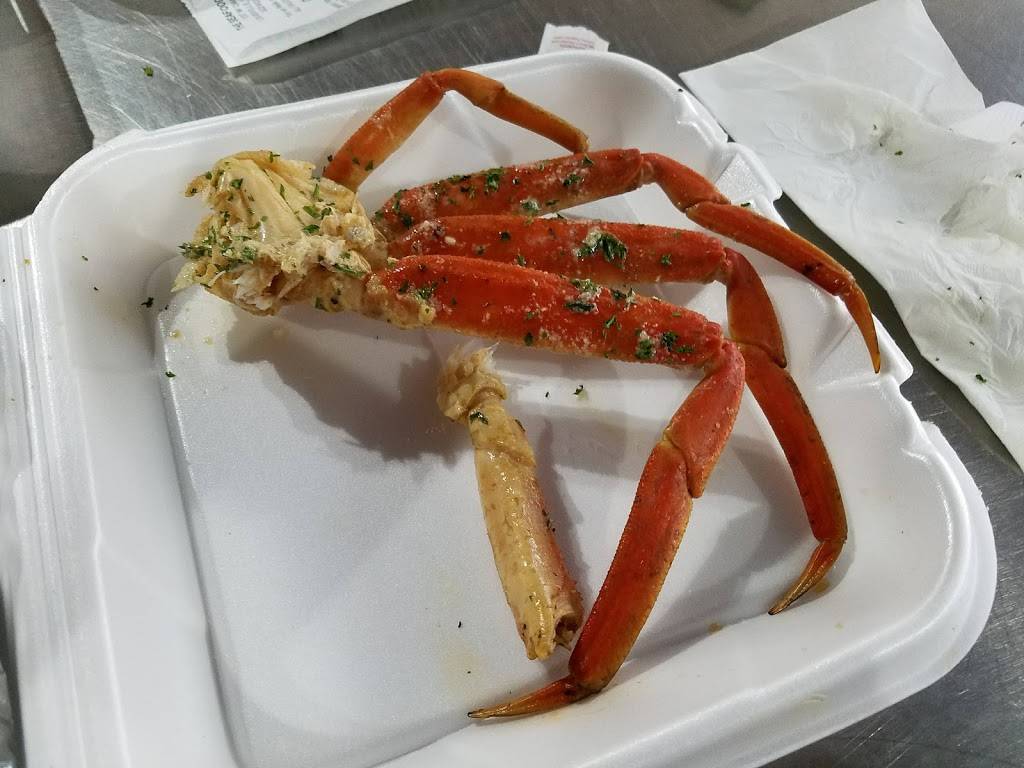 Seafood Lady - W Oak St | restaurant | 107 W Oak St, Louisville, KY 40203, USA | 5022109381 OR +1 502-210-9381