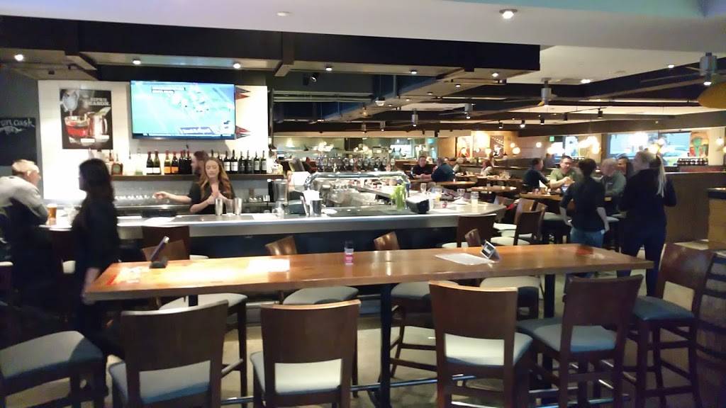 Rock Bottom Restaurant & Brewery | restaurant | 1 Pine Ave, Long Beach, CA 90802, USA | 5623082255 OR +1 562-308-2255