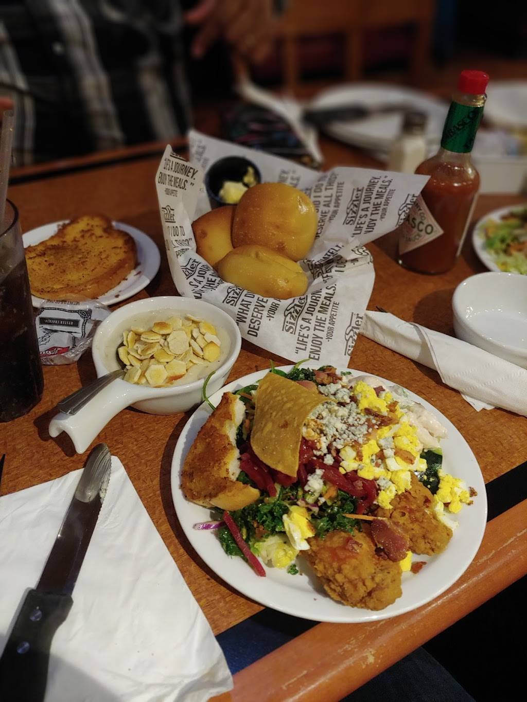 Sizzler | restaurant | 1515 Fitzgerald Dr, Pinole, CA 94564, USA | 5102223468 OR +1 510-222-3468