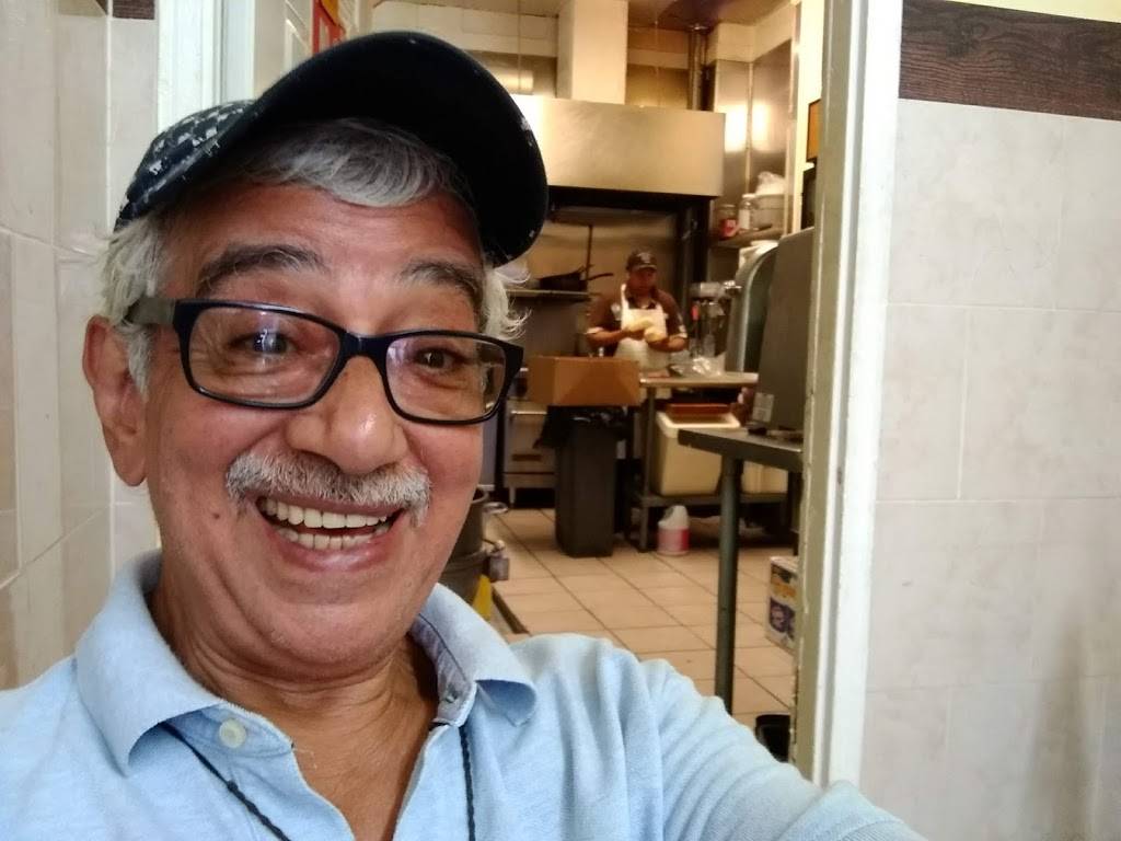 M & R Pizza | restaurant | 7 E 208th St, Bronx, NY 10467, USA | 7186530008 OR +1 718-653-0008