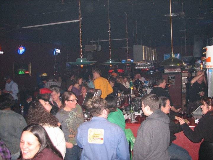 Everettes Saloon | restaurant | 1200 N Roan St, Johnson City, TN 37601, USA | 4237737975 OR +1 423-773-7975