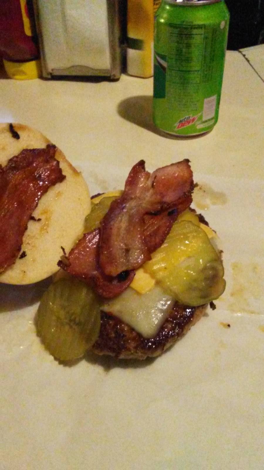 Ice House Tavern | restaurant | 1550 Walnut St, New Castle, IN 47362, USA | 7655299990 OR +1 765-529-9990