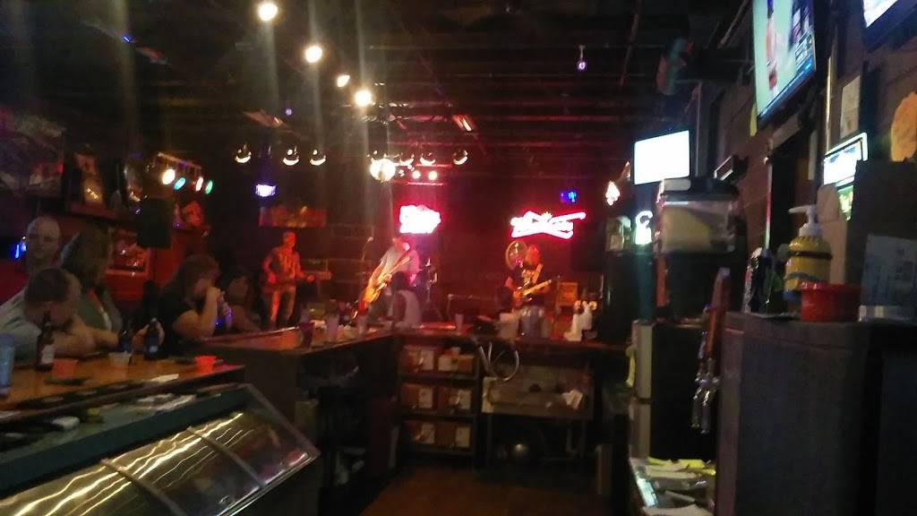 Fatboyz Bar & Grill | restaurant | 609 Lincolnway W, Ligonier, IN 46767, USA | 2608944640 OR +1 260-894-4640