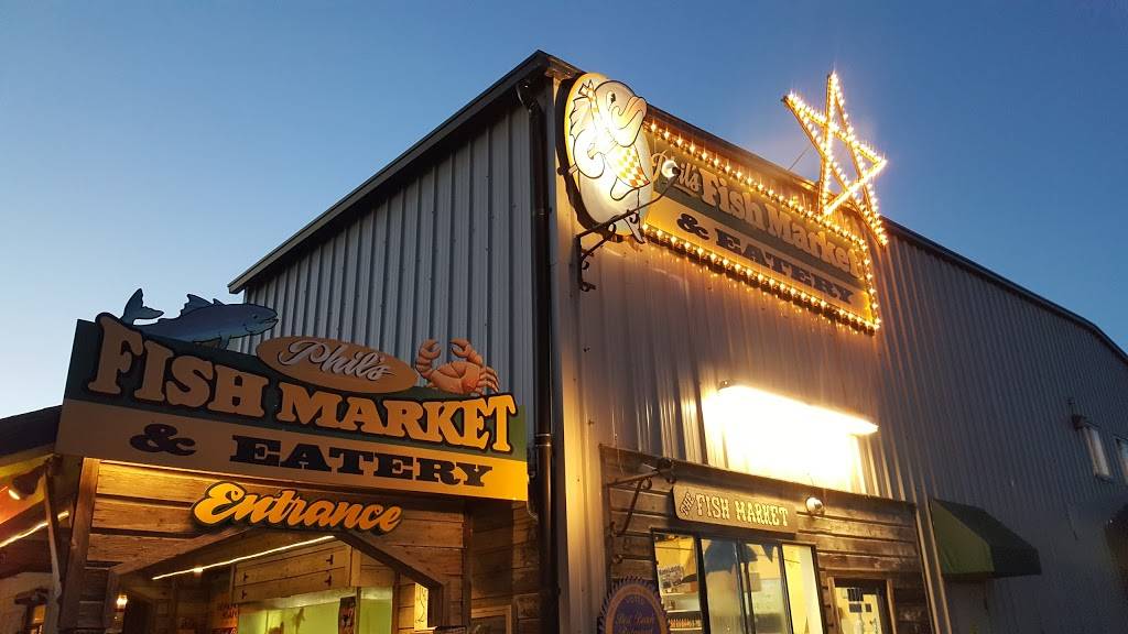 Phils Fish Market & Eatery | restaurant | 7600 Sandholdt Rd, Moss Landing, CA 95039, USA | 8316332152 OR +1 831-633-2152
