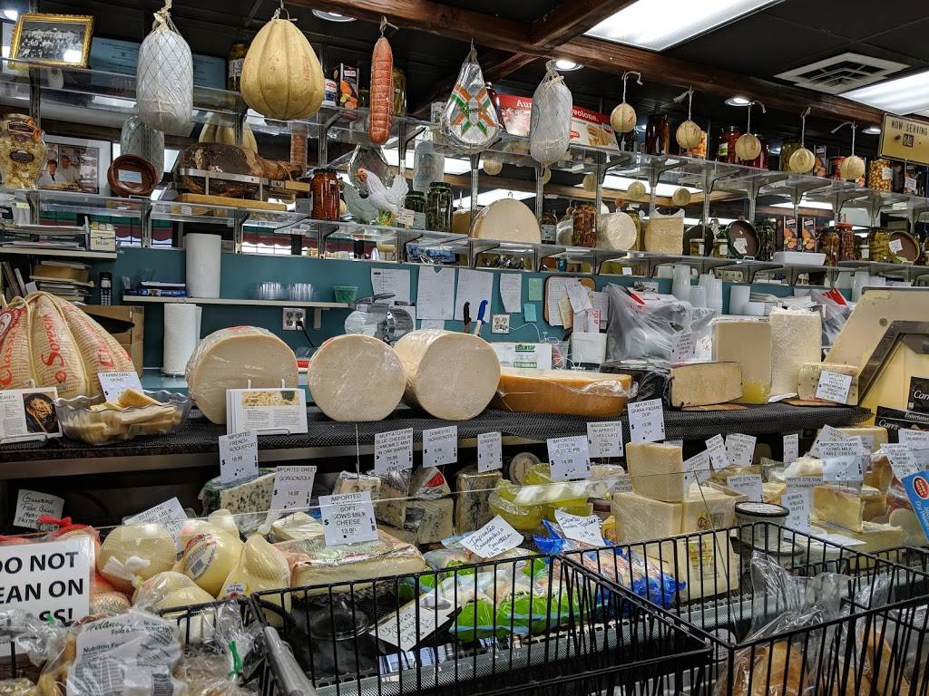 Tonys Colonial Food | restaurant | 311 Atwells Ave, Providence, RI 02903, USA | 4016218675 OR +1 401-621-8675