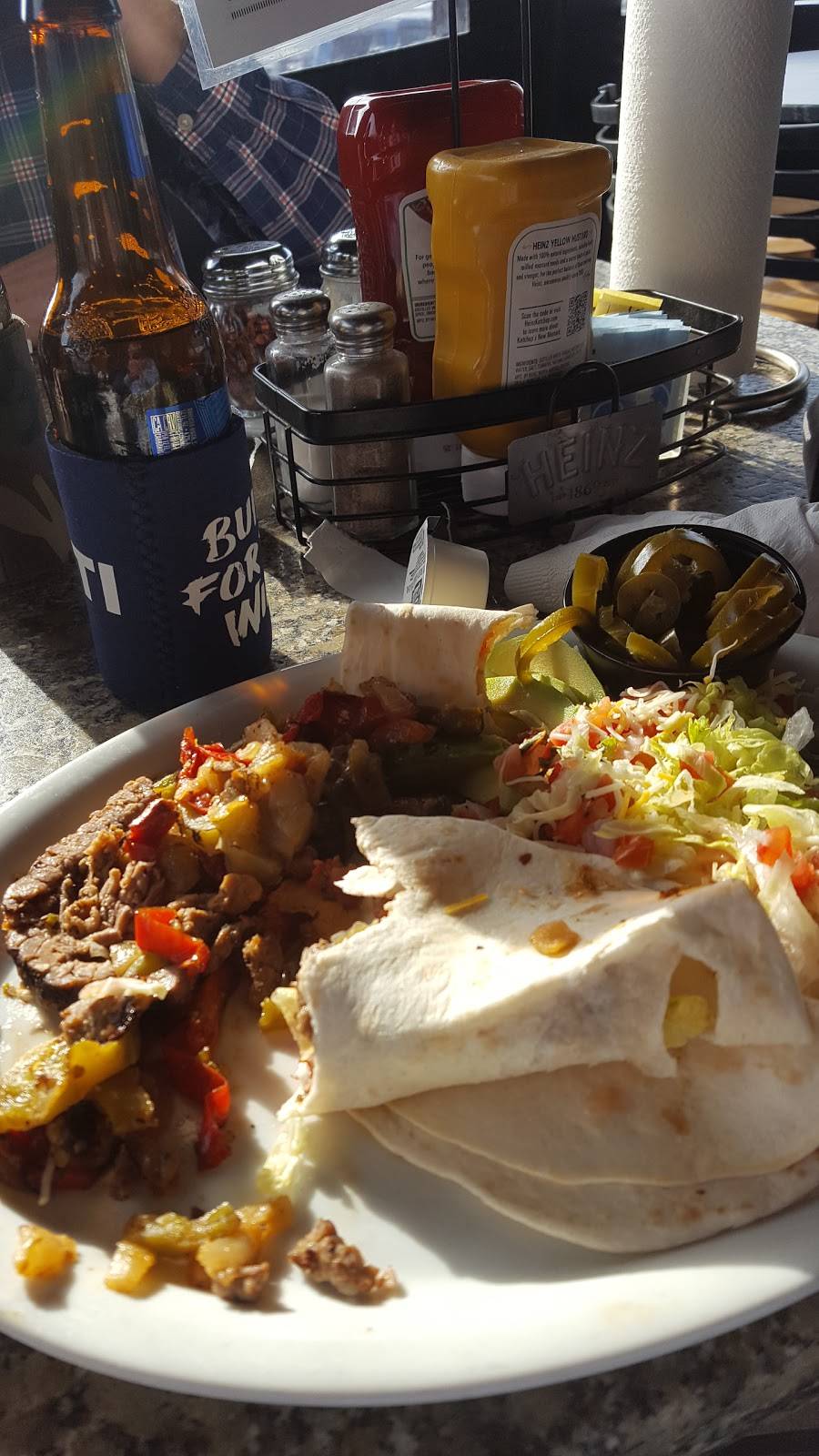 Regal Beagle | restaurant | 3043 Godfrey Rd, Godfrey, IL 62035, USA | 6184662112 OR +1 618-466-2112