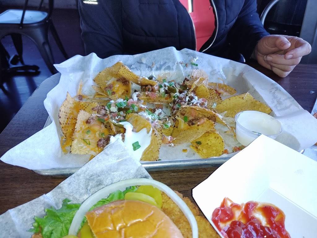 Captain Roys | restaurant | 1900 Saylor Rd, Des Moines, IA 50313, USA | 5156312223 OR +1 515-631-2223