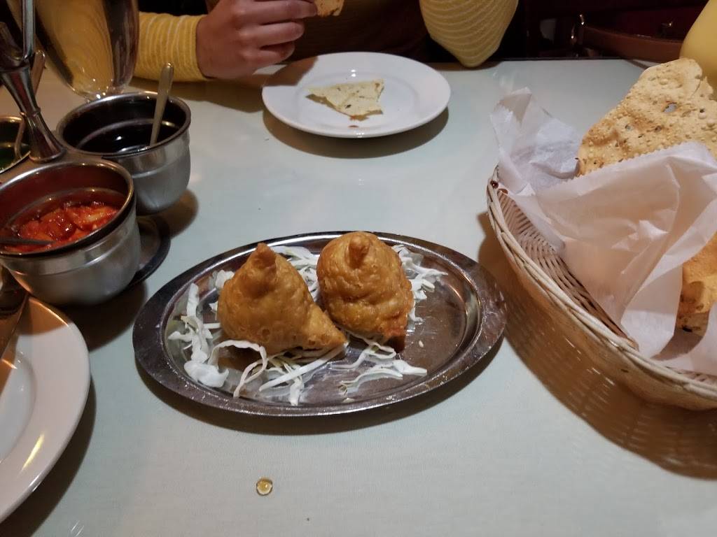 Kenders Indian Palace | restaurant | 833 E Center St, Wallingford, CT 06492, USA | 2037937926 OR +1 203-793-7926