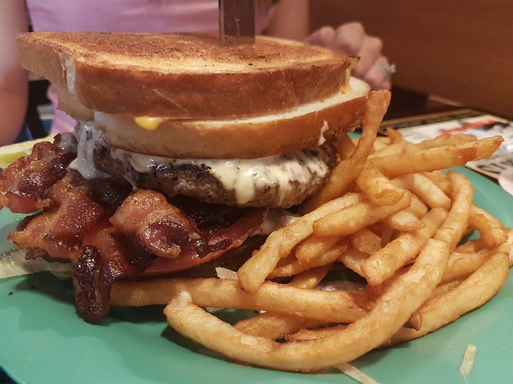 BrewBurgers Pub & Grill | restaurant | 525 S Tamiami Trail, Venice, FL 34285, USA | 9414842337 OR +1 941-484-2337