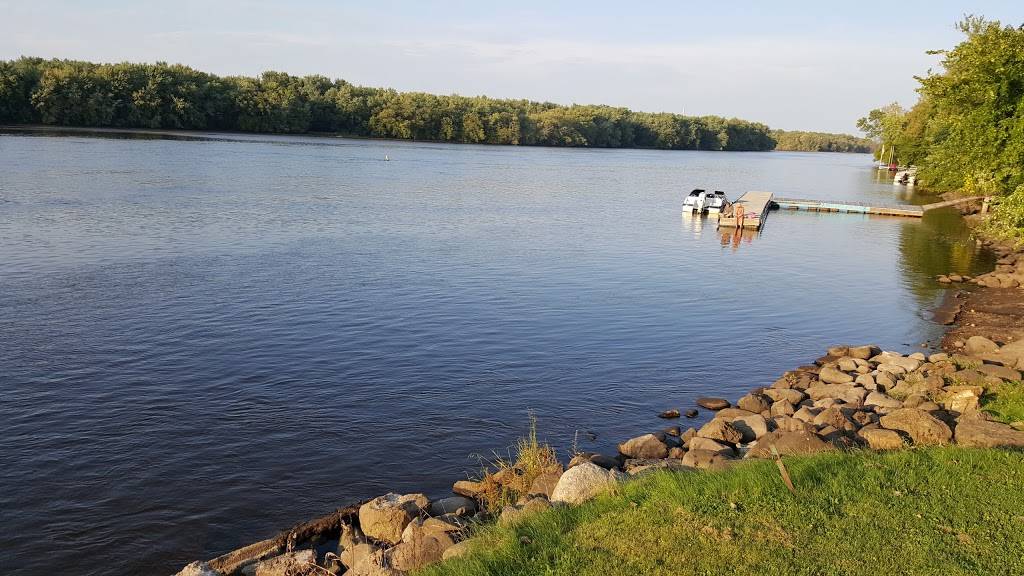 Hookers Resort | restaurant | W9370 Co Rd V, Poynette, WI 53955, USA | 6086357867 OR +1 608-635-7867