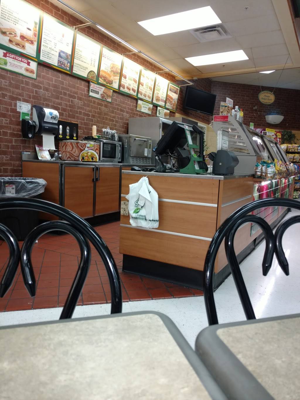 Subway | restaurant | 5900 Britton Pkwy, Dublin, OH 43016, USA | 6147617827 OR +1 614-761-7827