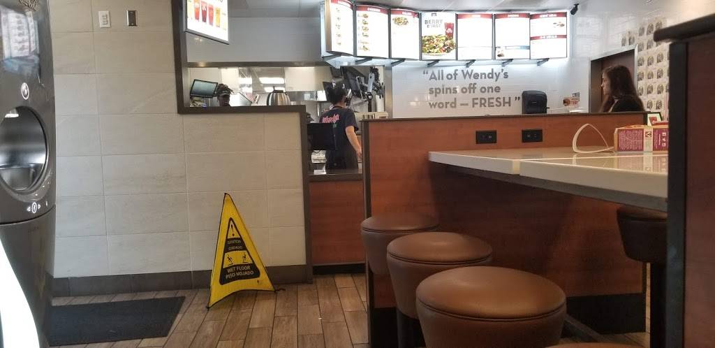 Wendys | restaurant | 912 E Tarpon Ave, Tarpon Springs, FL 34689, USA | 7279340208 OR +1 727-934-0208