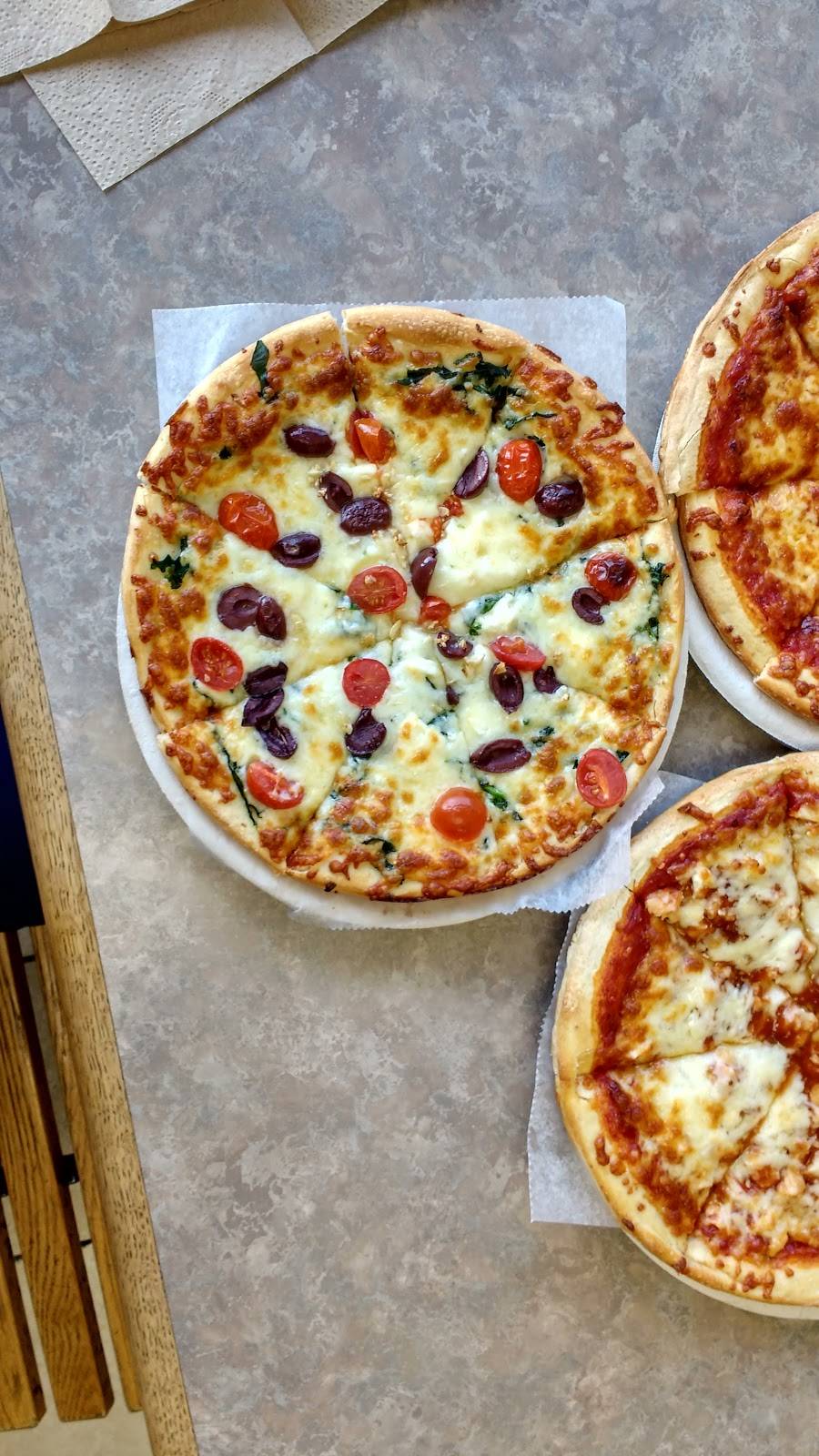 Singas Famous Pizza | meal delivery | 1728, 8125 Lefferts Blvd, Kew Gardens, NY 11415, USA | 7188054700 OR +1 718-805-4700