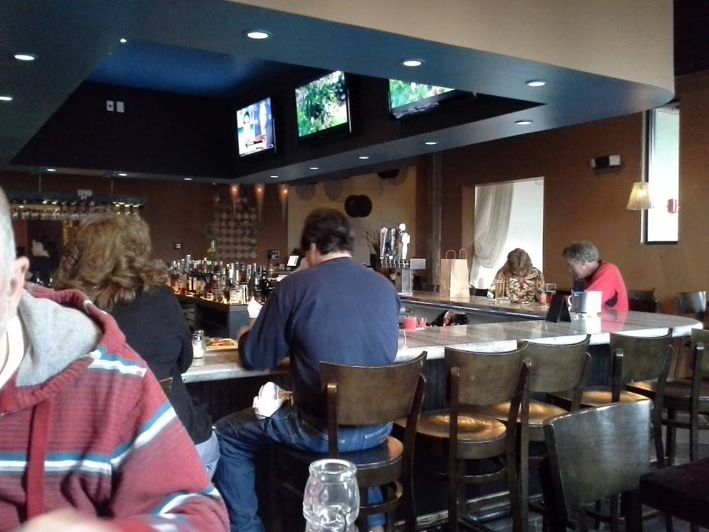 Aqua Blu Kitchen & Cocktails | restaurant | 3410 NJ-37, Toms River, NJ 08753, USA | 7322701180 OR +1 732-270-1180