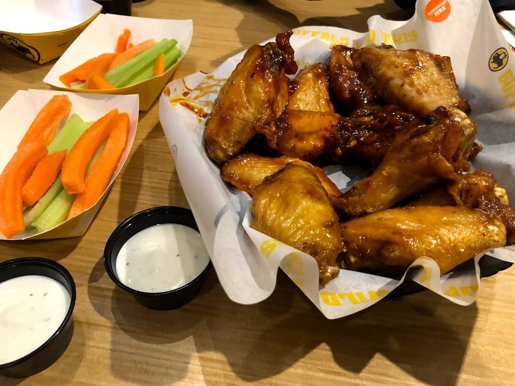Buffalo Wild Wings | meal takeaway | 2219 NW, NE Allie Ave #1440, Hillsboro, OR 97124, USA | 5036459424 OR +1 503-645-9424