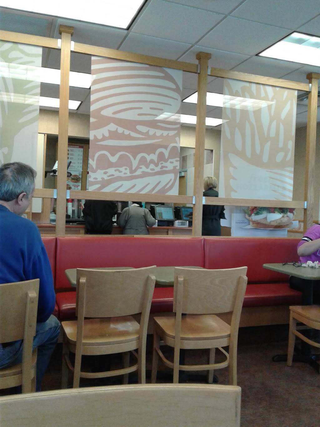 Wendys | restaurant | 8309 Golf Rd, Niles, IL 60714, USA | 8479654423 OR +1 847-965-4423