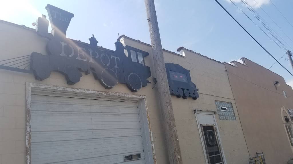 Downtown Depot | restaurant | 18 S Main St, Knox, IN 46534, USA | 5747723262 OR +1 574-772-3262
