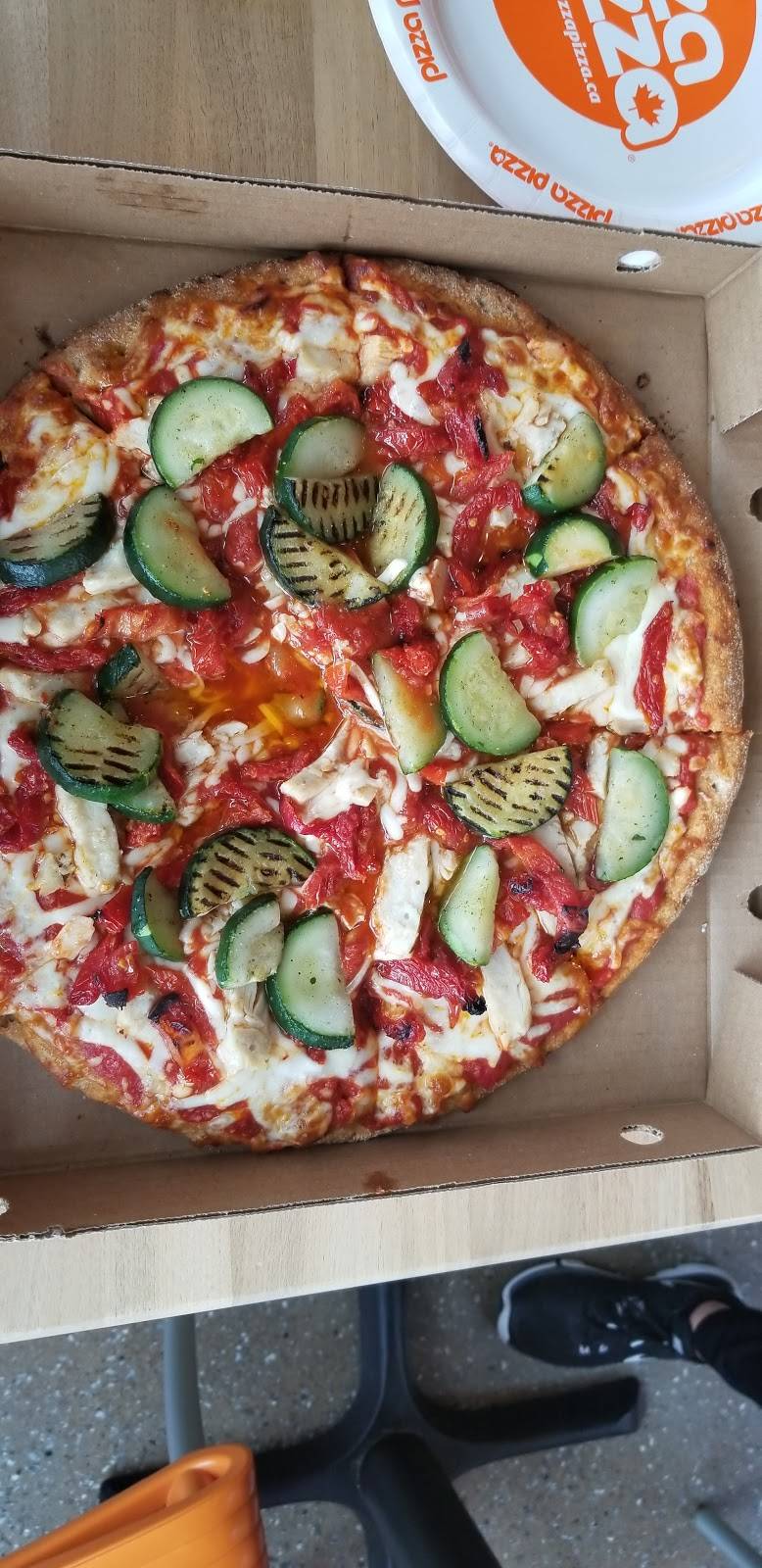 Pizza Pizza | meal delivery | 2539 Parkedale Ave, Brockville, ON K6V 3H2, Canada | 6133451111 OR +1 613-345-1111