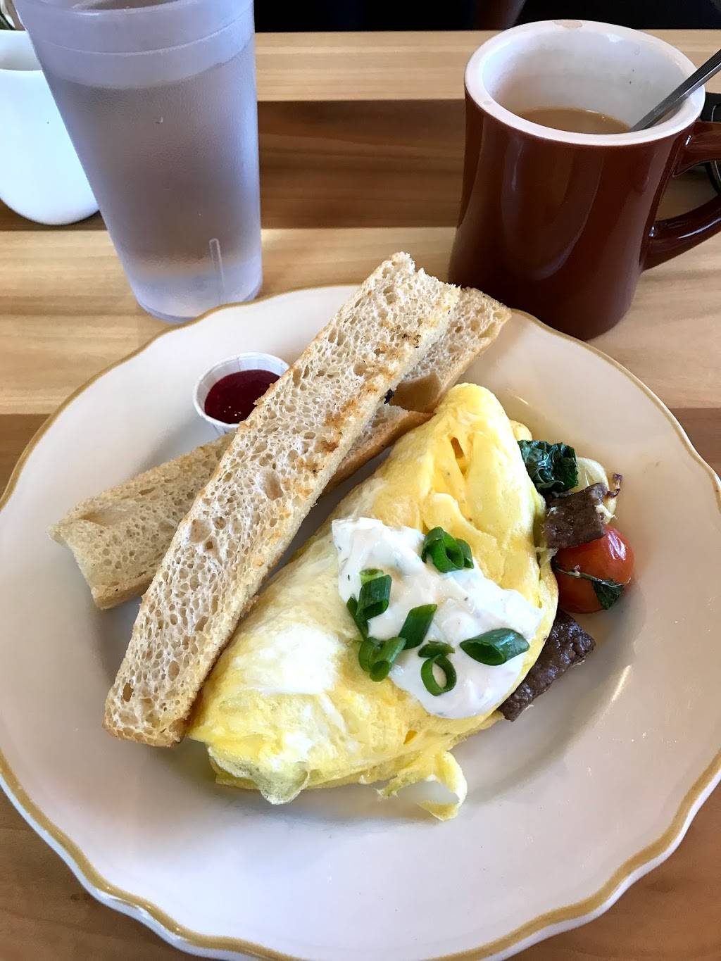 Frenchies Famous | restaurant | 619 Randolph St, Traverse City, MI 49684, USA | 2319441228 OR +1 231-944-1228