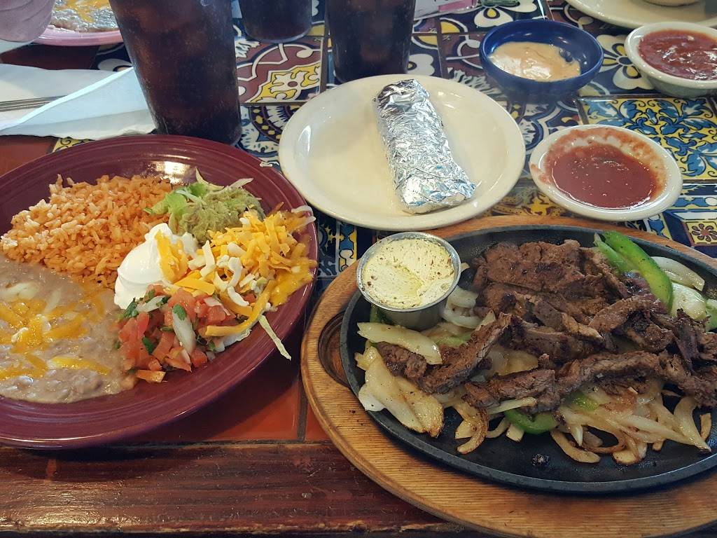 Robles Mexican Restaurant | restaurant | 305 E Dallas St, Canton, TX 75103, USA | 9035673533 OR +1 903-567-3533