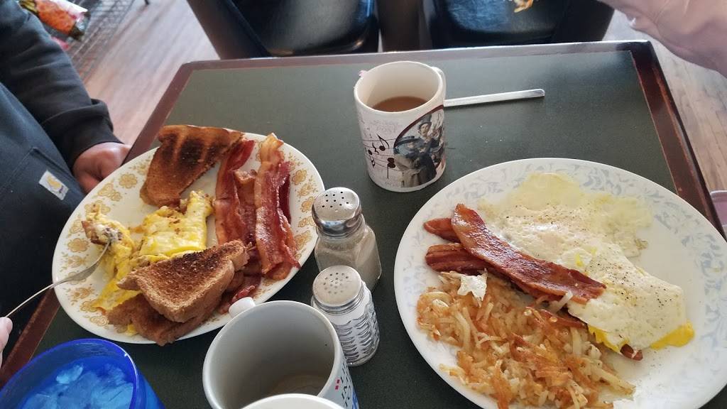 Argo General Store | restaurant | 21998 Wells Ferry Rd, Le Claire, IA 52753, USA | 5632895214 OR +1 563-289-5214