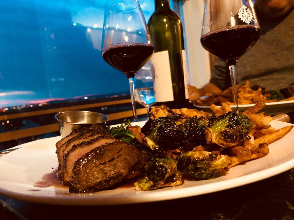 Le ST Laurent Restaurant | restaurant | 460 St. Laurent Boulevard, Penthouse, Ottawa, ON K1K 4Z2, Canada | 6134211444 OR +1 613-421-1444