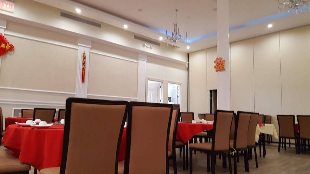 Golden Palace | restaurant | 4120 Delong St, Flushing, NY 11355, USA | 7188869588 OR +1 718-886-9588