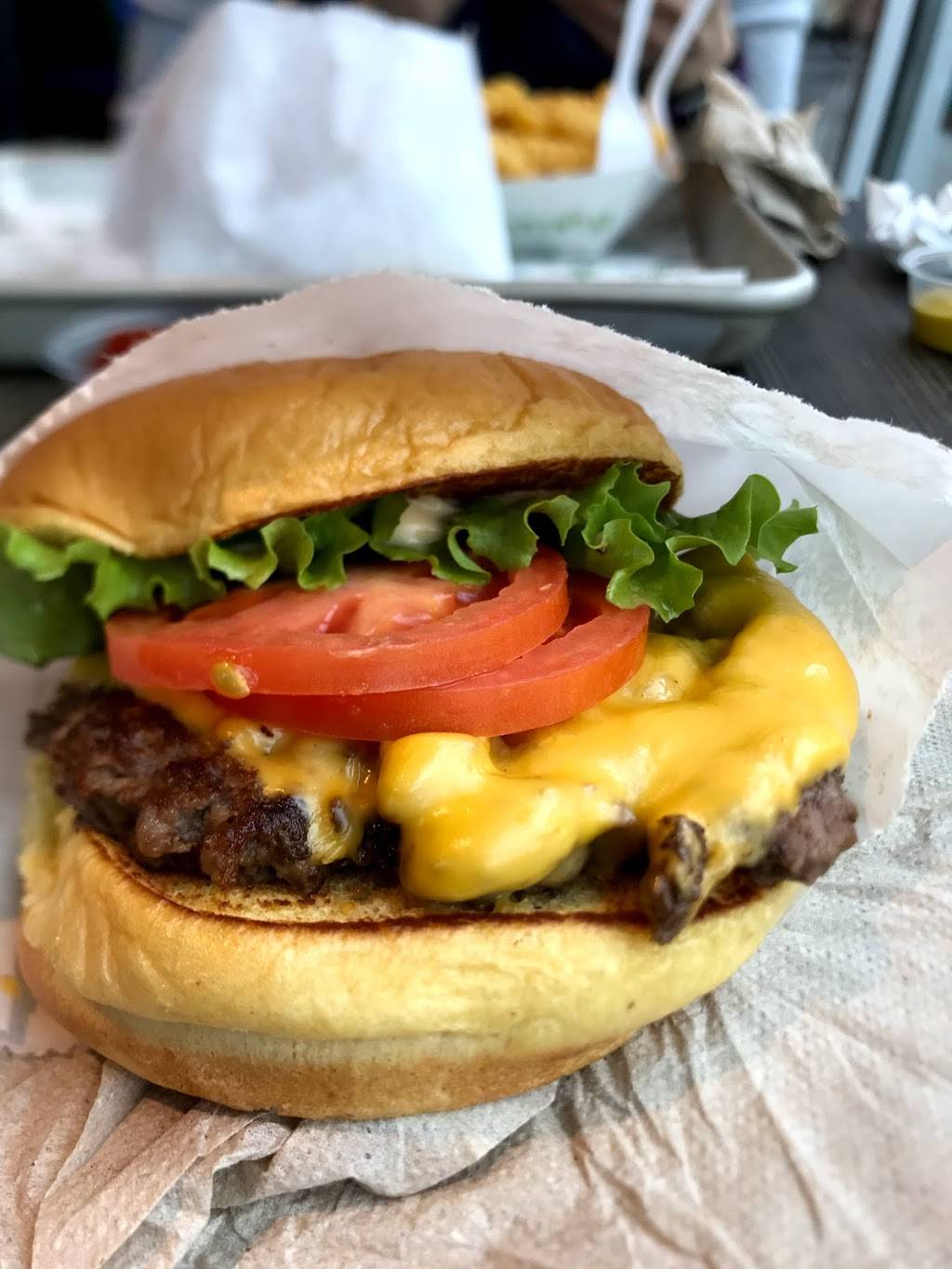 Shake Shack | restaurant | 1605 E Woodlawn Rd, Charlotte, NC 28209, USA | 9802653188 OR +1 980-265-3188