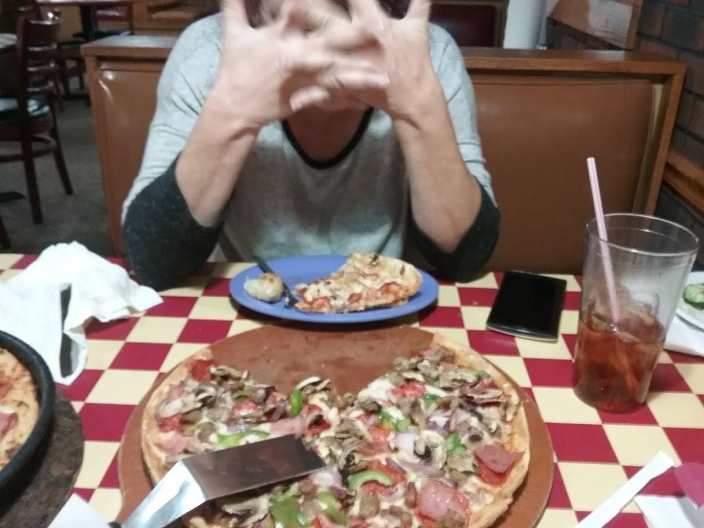 Pizza Hut | meal takeaway | 2142 Jacksboro Pike, LaFollette, TN 37766, USA | 4235625689 OR +1 423-562-5689