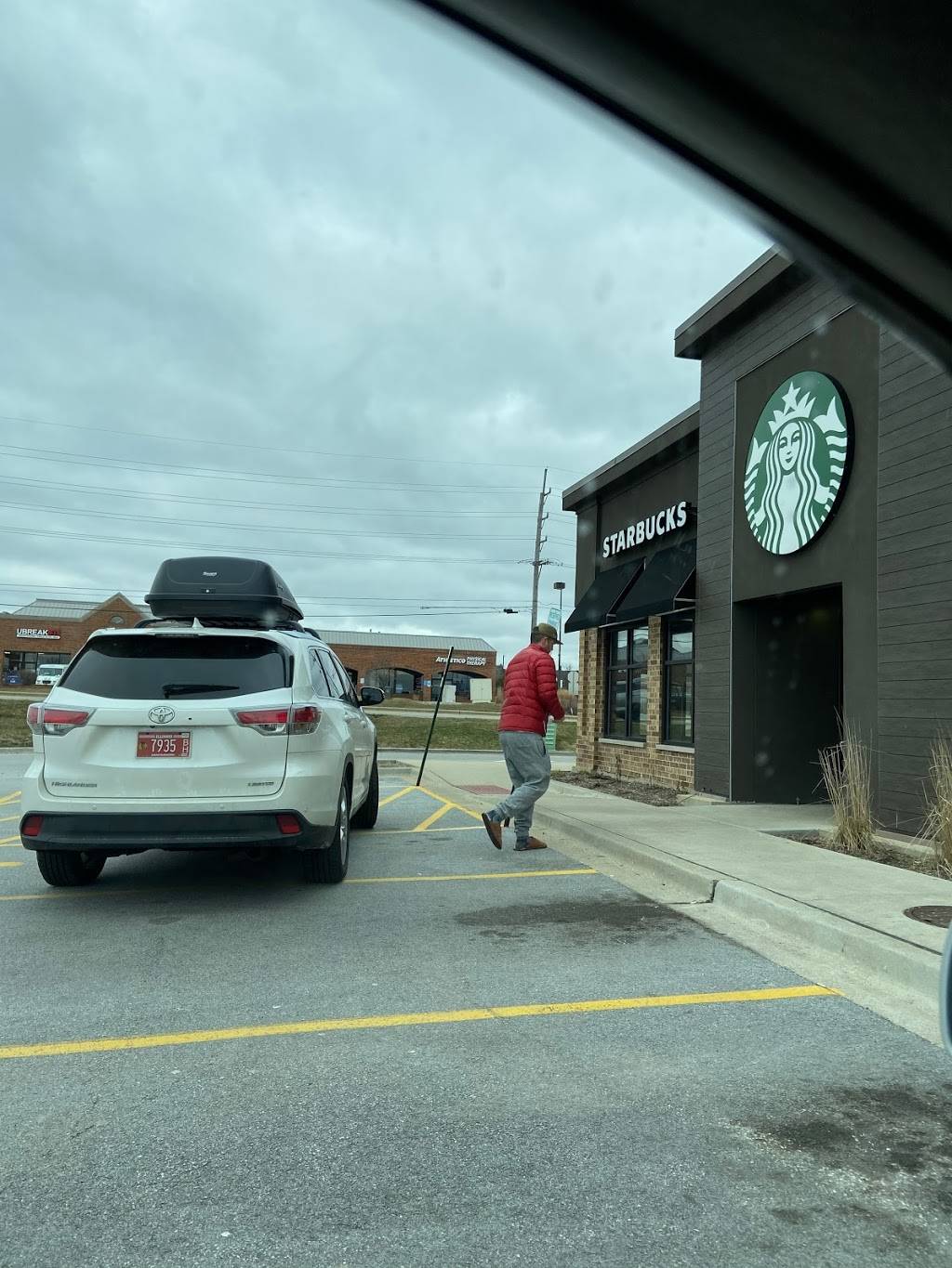 Starbucks | cafe | 171 Danada Square E, Wheaton, IL 60189, USA | 2246517583 OR +1 224-651-7583