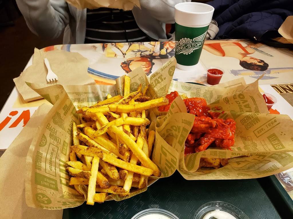 Wingstop | restaurant | 22511 Gratiot Ave, Eastpointe, MI 48021, USA | 5864989464 OR +1 586-498-9464