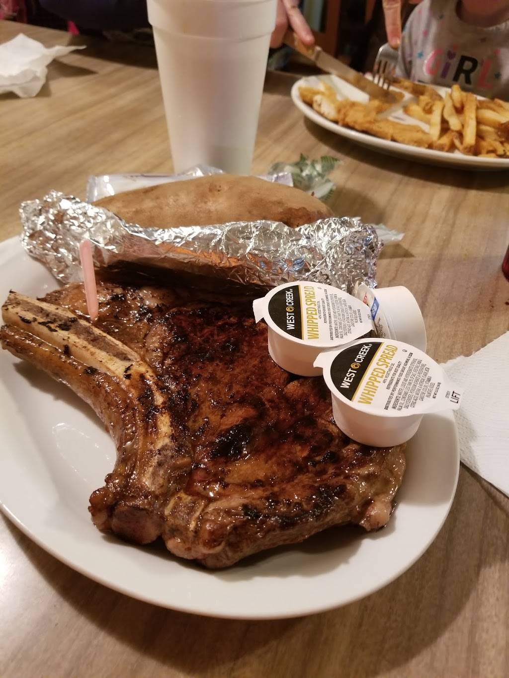 Deer Lodge Dining Room | restaurant | 7466 GA-17, Hiawassee, GA 30546, USA | 7068962726 OR +1 706-896-2726