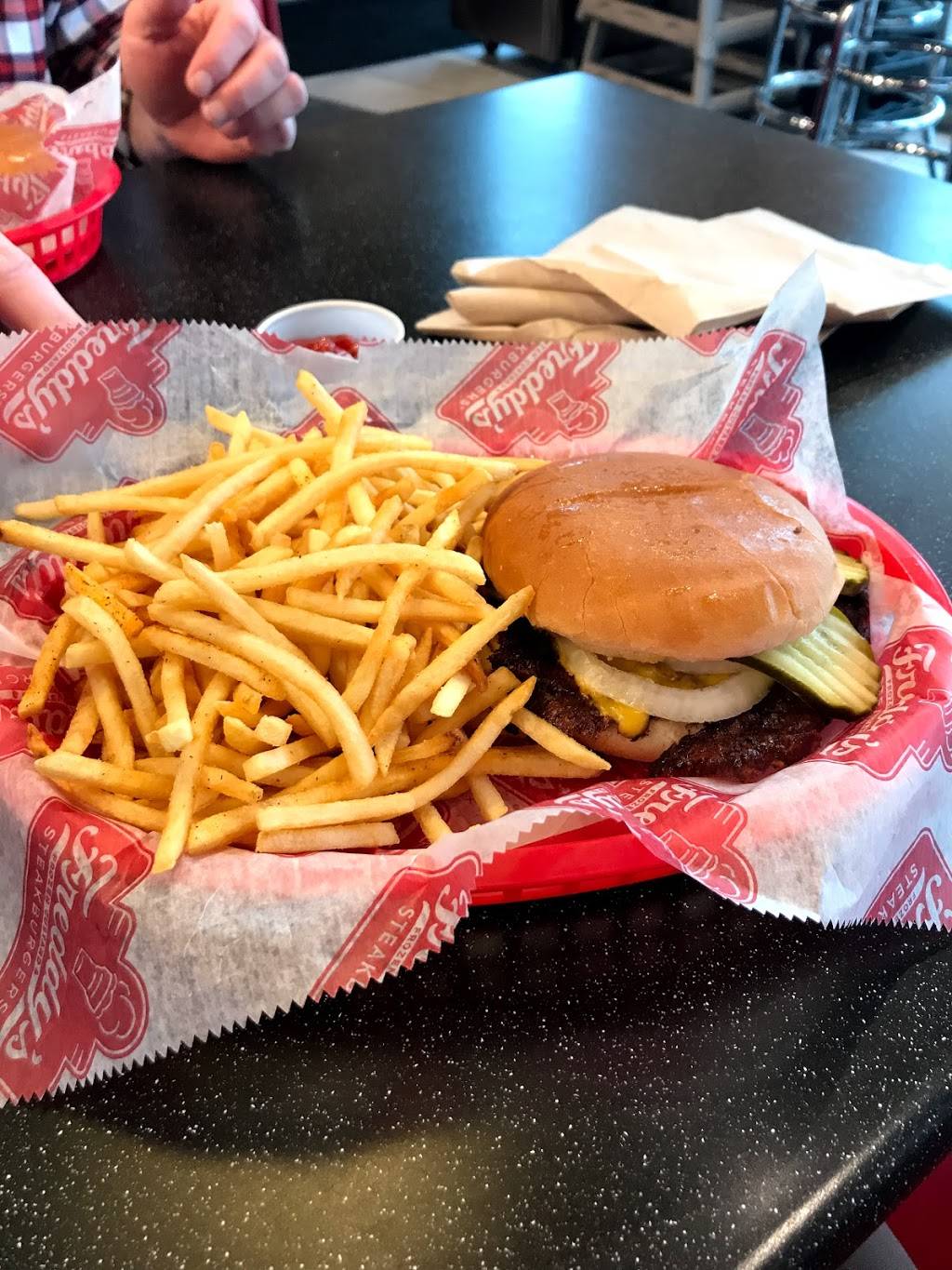 Freddys Frozen Custard & Steakburgers | restaurant | 140 Hatfield Dr #101, Morristown, TN 37814, USA | 4238392331 OR +1 423-839-2331