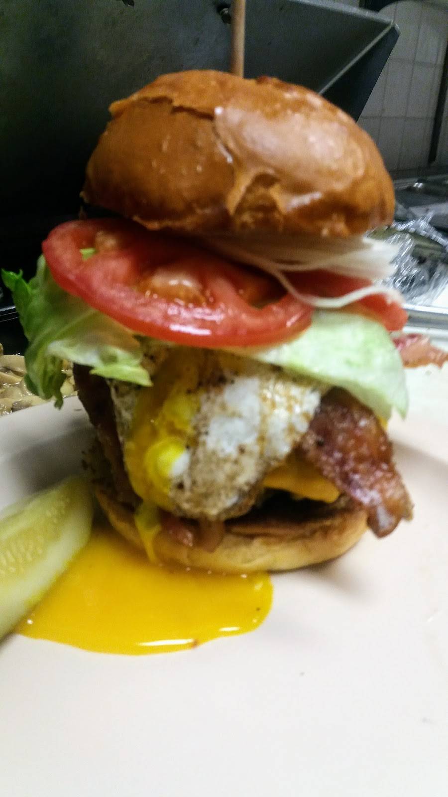 Daceys Pub | restaurant | 2432, 215 W Philadelphia Ave, Morrisville, PA 19067, USA | 2152954838 OR +1 215-295-4838