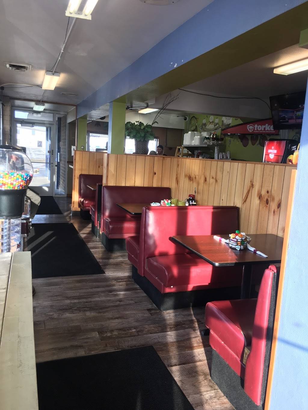 Chicos Cafe | restaurant | 427 S Washington St, Combined Locks, WI 54113, USA | 9204233204 OR +1 920-423-3204