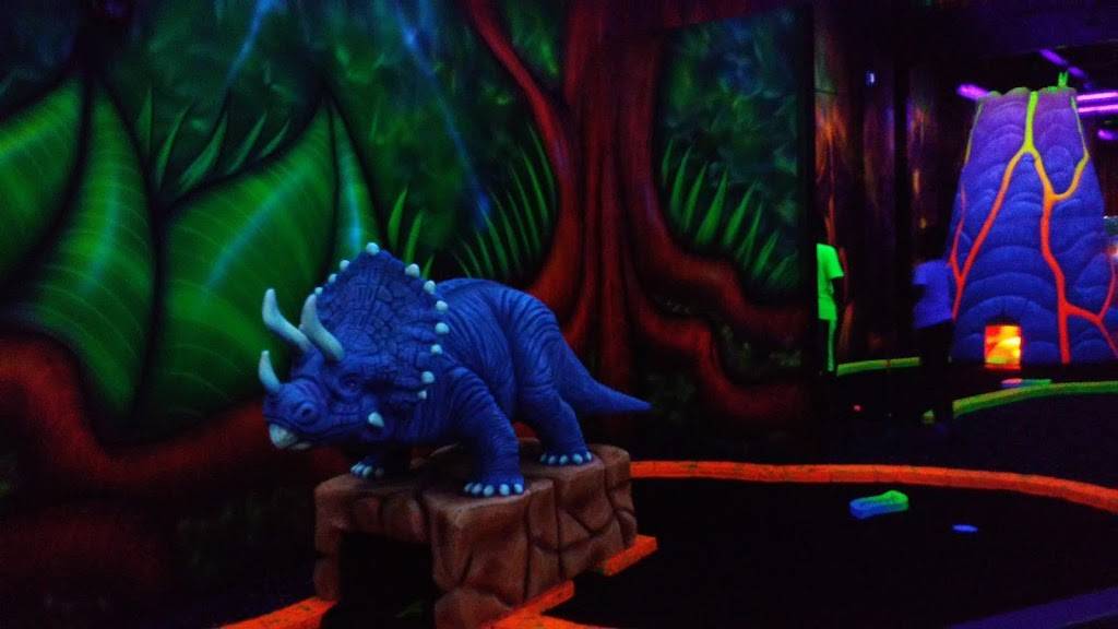 Zone 15 - Laser Tag, Mini-Putt, Réalité Virtuelle, Simulateurs d | restaurant | 3705 Autoroute des Laurentides, Laval, QC H7L 3H7, Canada | 4506814474 OR +1 450-681-4474