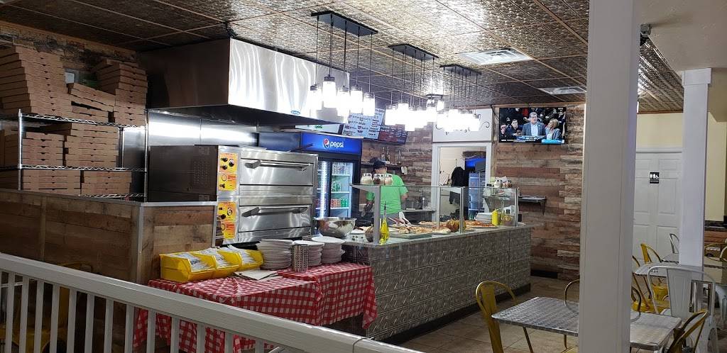 LA PIAZZA PIZZERIA | restaurant | 162 W Main St suite H, Whitewater, WI 53190, USA | 2624582727 OR +1 262-458-2727