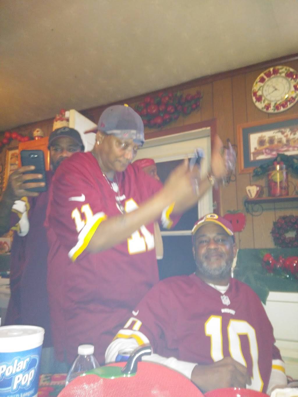 Yellow Dogg | restaurant | 2025 E Market St, Greensboro, NC 27401, USA | 3362713007 OR +1 336-271-3007