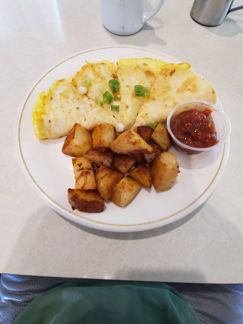 Sandi Rose Cafe | restaurant | 450 E Center St, West Bridgewater, MA 02379, USA | 5085803447 OR +1 508-580-3447