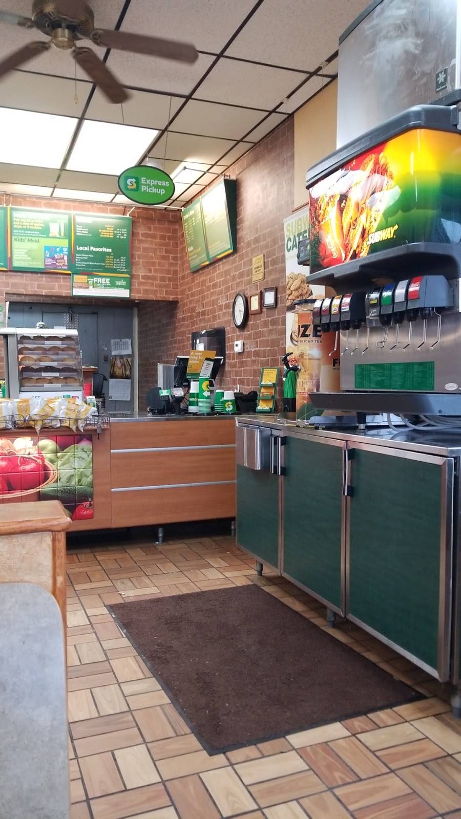 Subway Restaurants | restaurant | 2780 E Highland Rd Suite 2780, Highland Charter Twp, MI 48356, USA | 2488872625 OR +1 248-887-2625